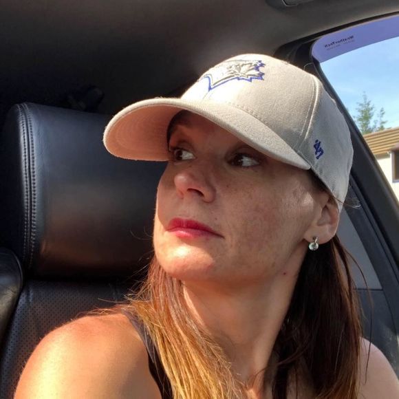 Meet your Posher, Danielle - Picture 1 of 1